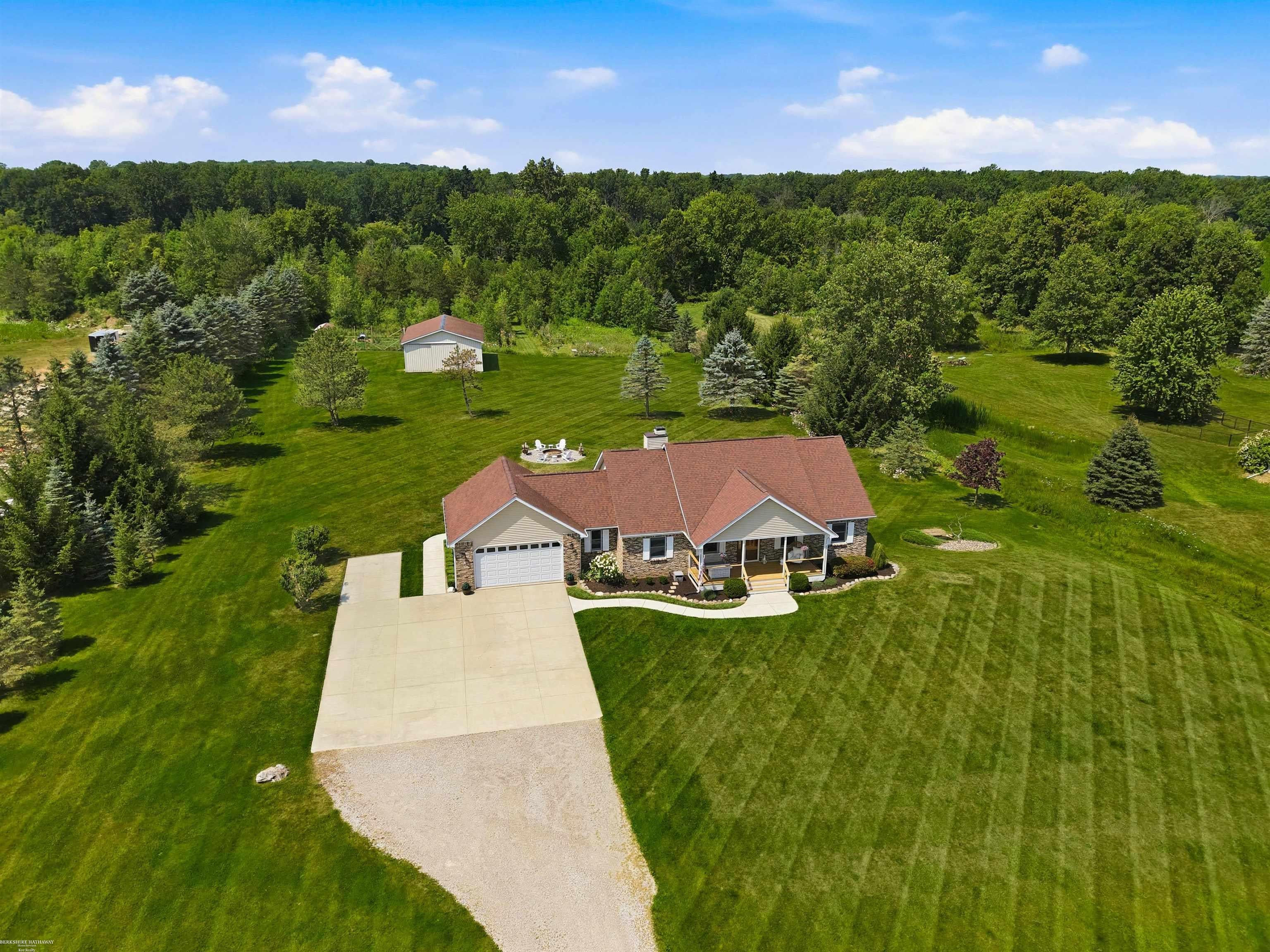3156 Howland Road