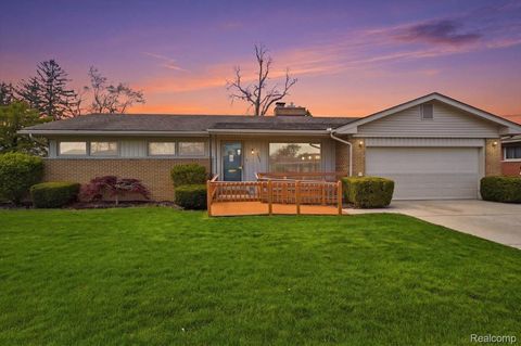 7439 Carrousel Boulevard Westland City MI 48185