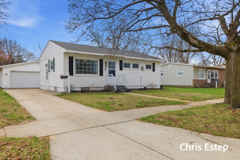 Photo of 1620 Slayton Avenue, Grand Haven City, MI 49417 (MLS # 71026013493)