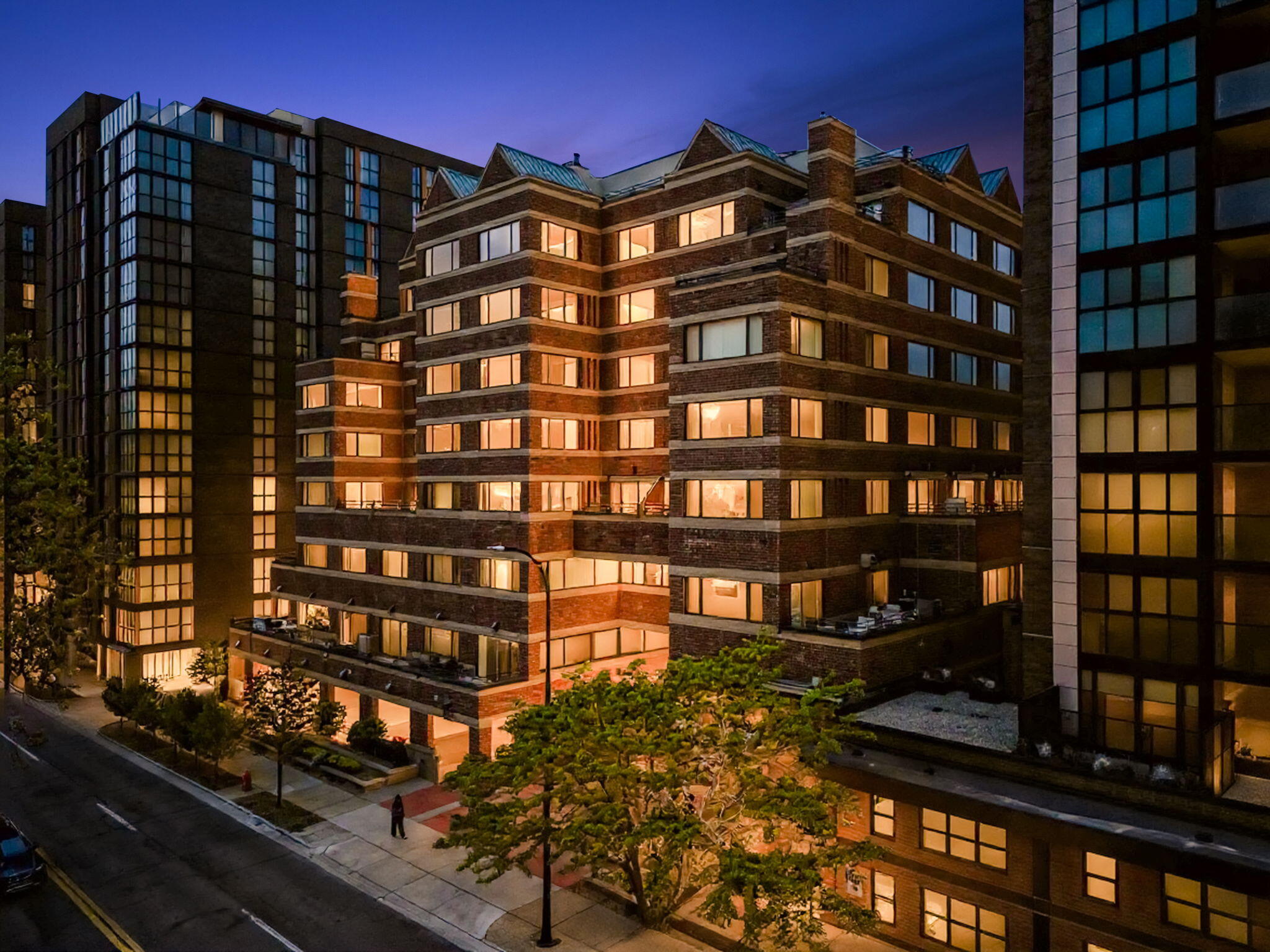 505 E Huron Street 508