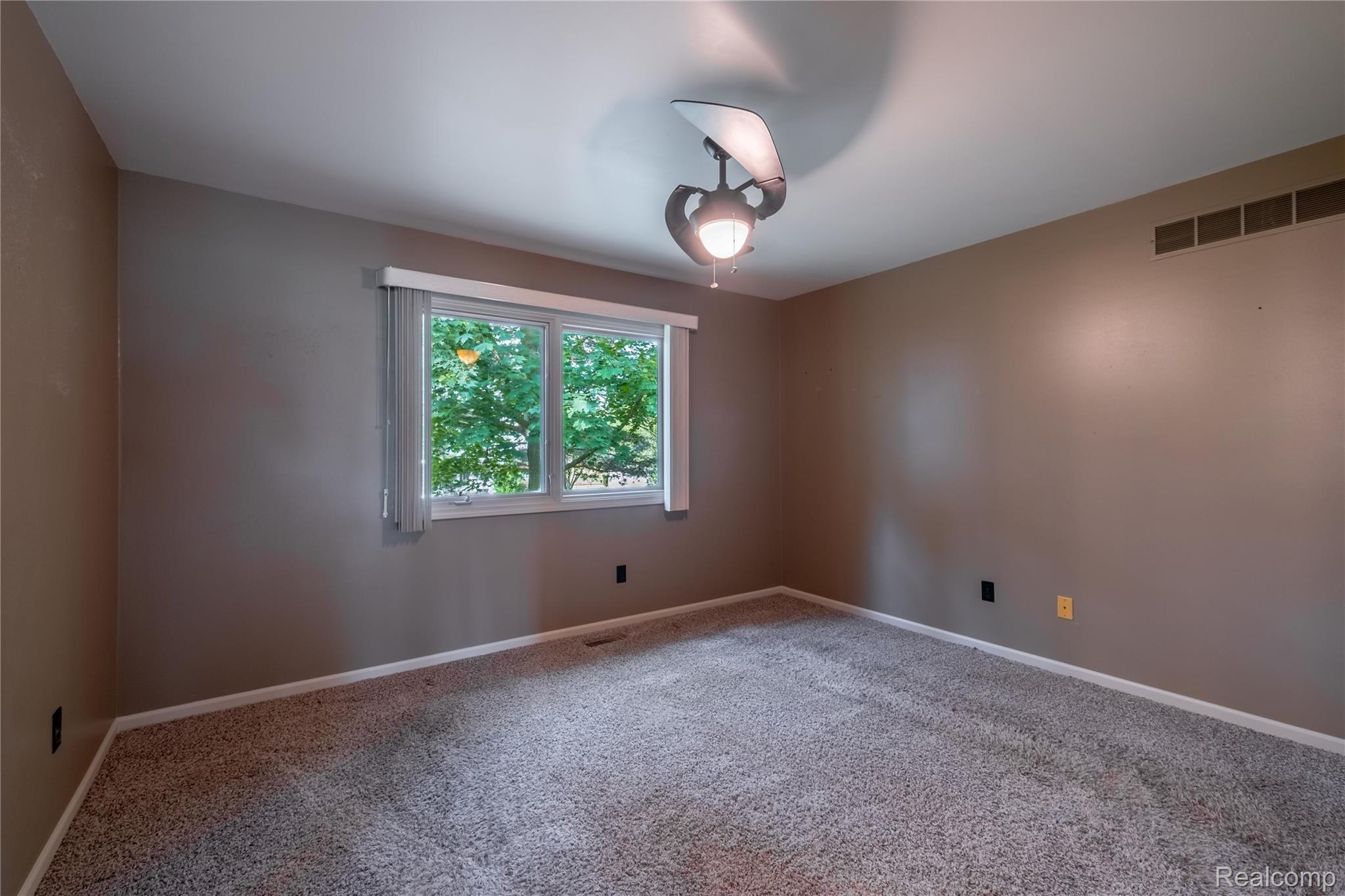 Linden City, Michigan 48451, United States, 3 Bedrooms Bedrooms, ,2 BathroomsBathrooms,Residential,Pending,188548