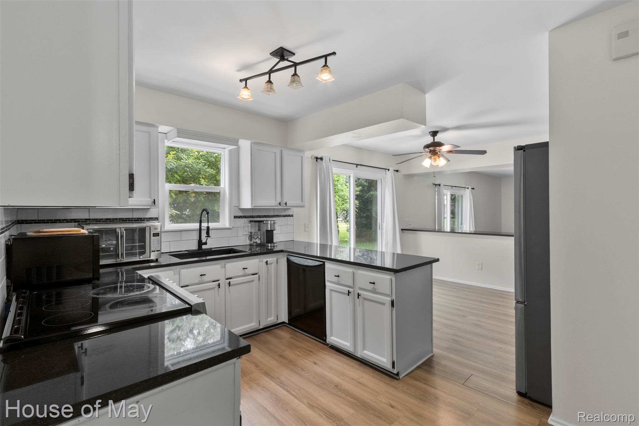 37829 Stableview Drive