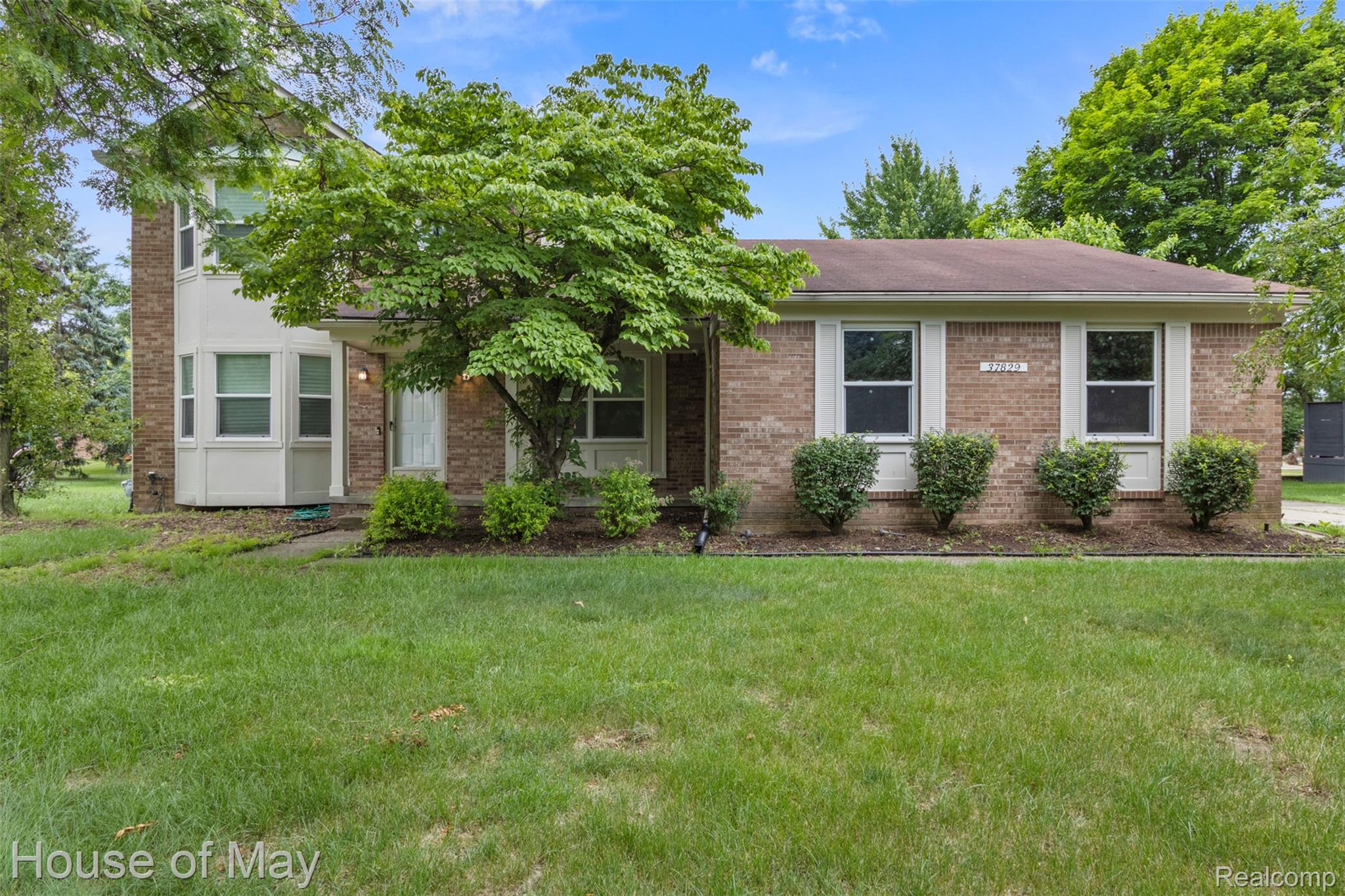 37829 Stableview Drive