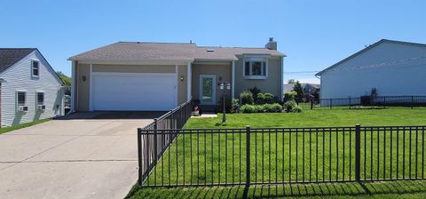 Photo of 415 Coledale Drive, White Lake Charter Township, MI 48386 (MLS # 58050209154)