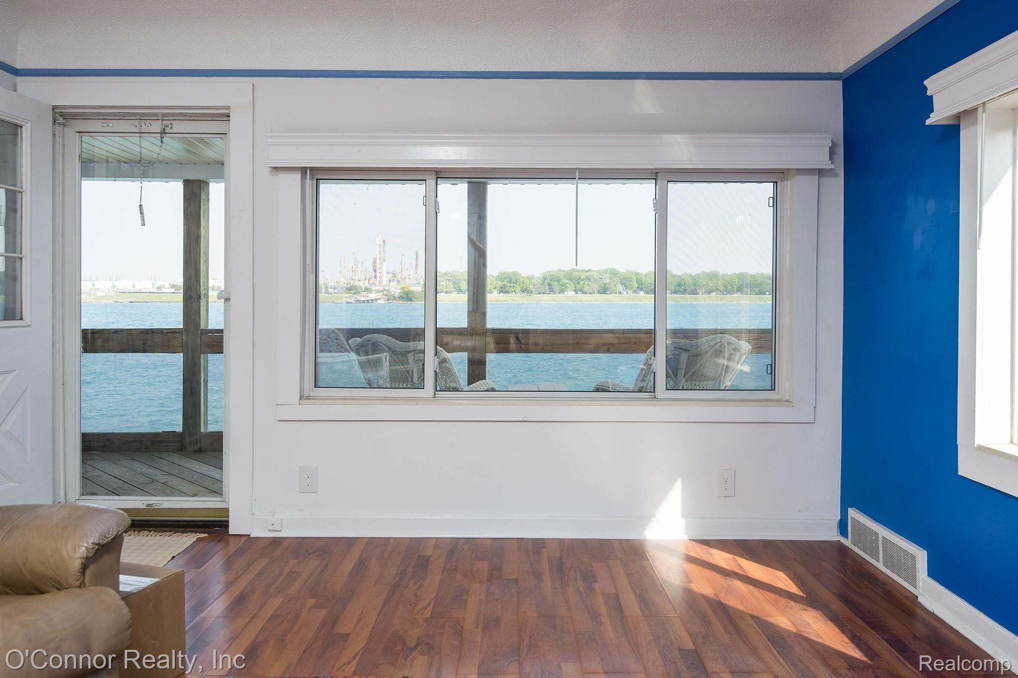 105 Gratiot Boulevard