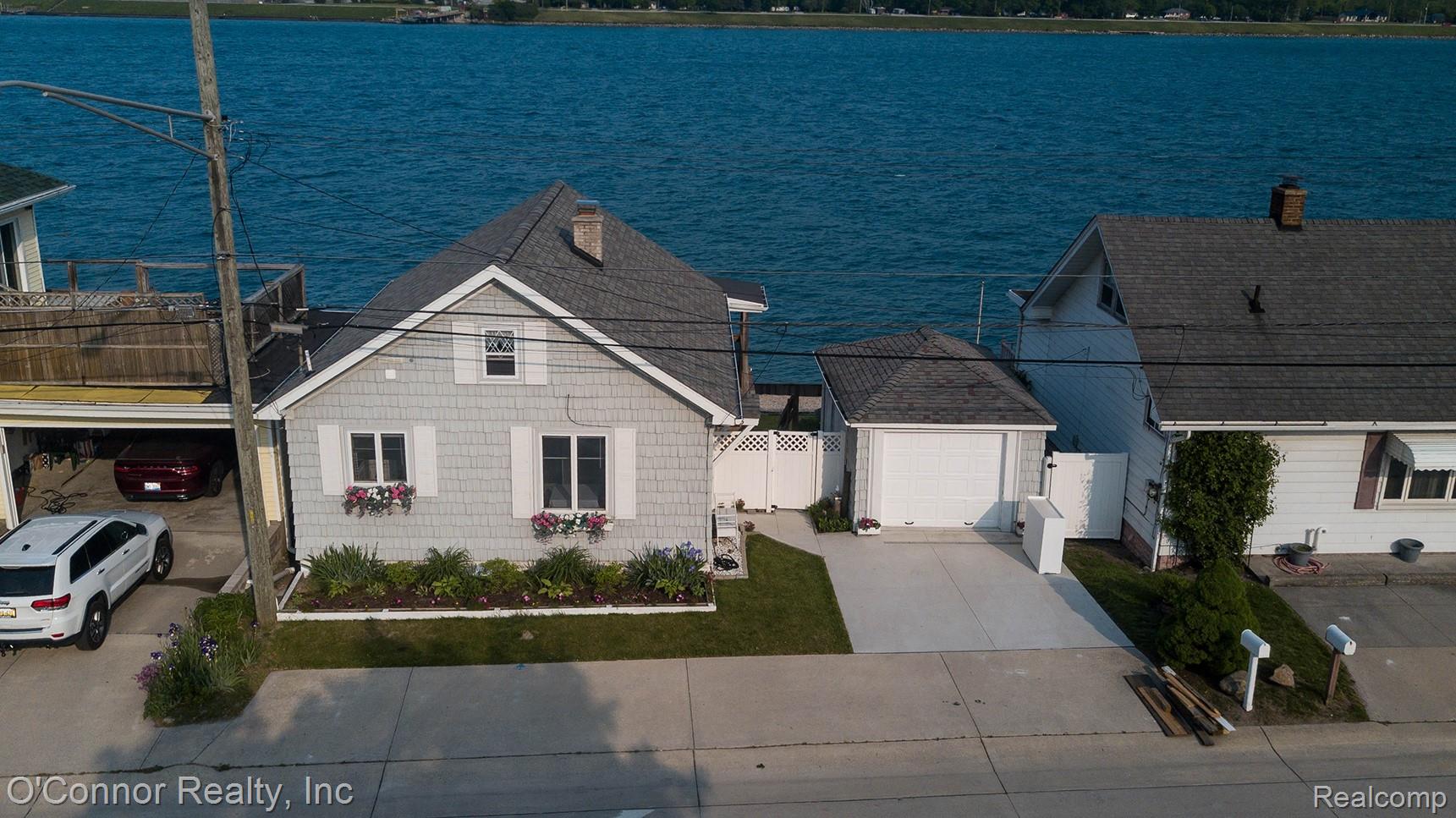 105 Gratiot Boulevard