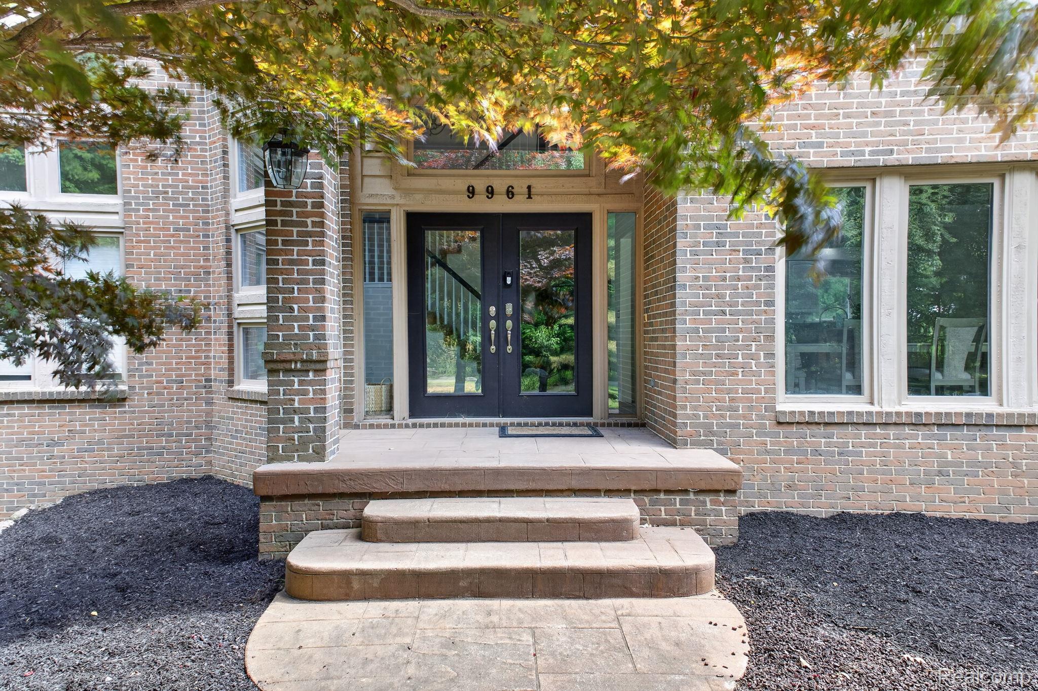 9961 Cross Creek Drive