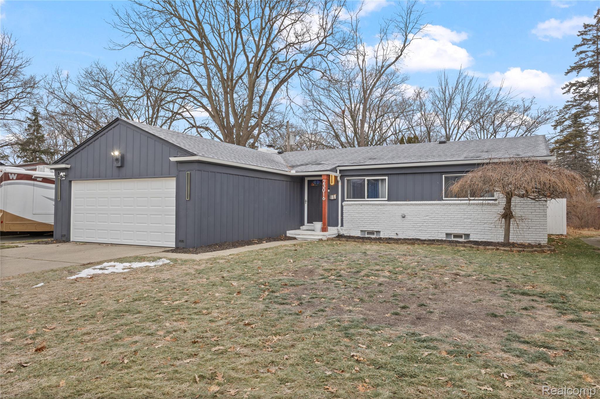 23016 Pembroke Avenue