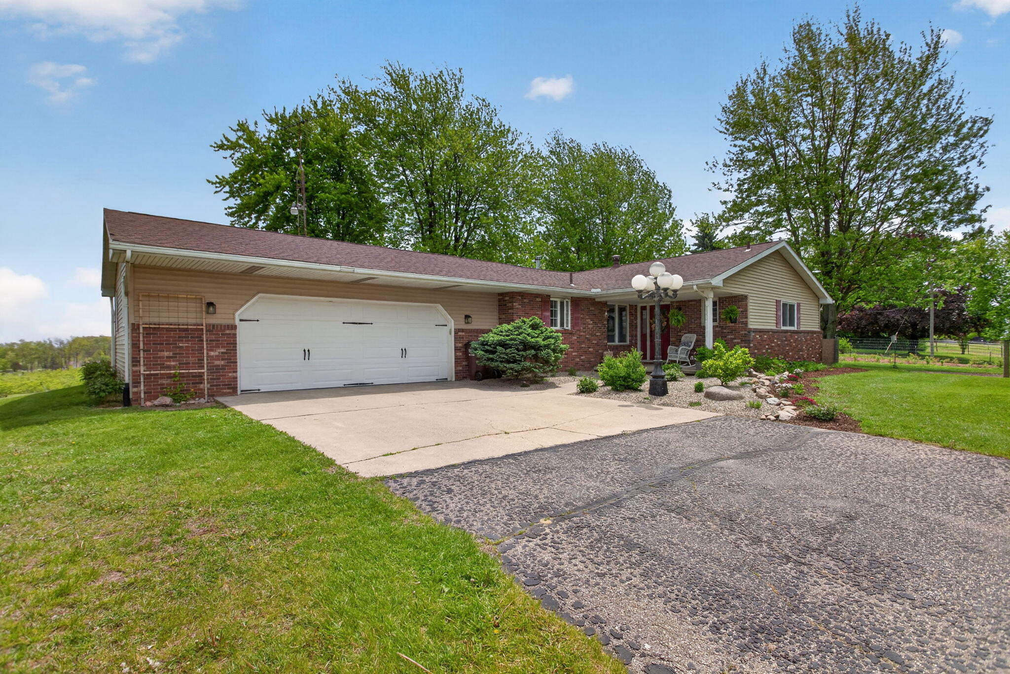 4415 N Rogers Highway