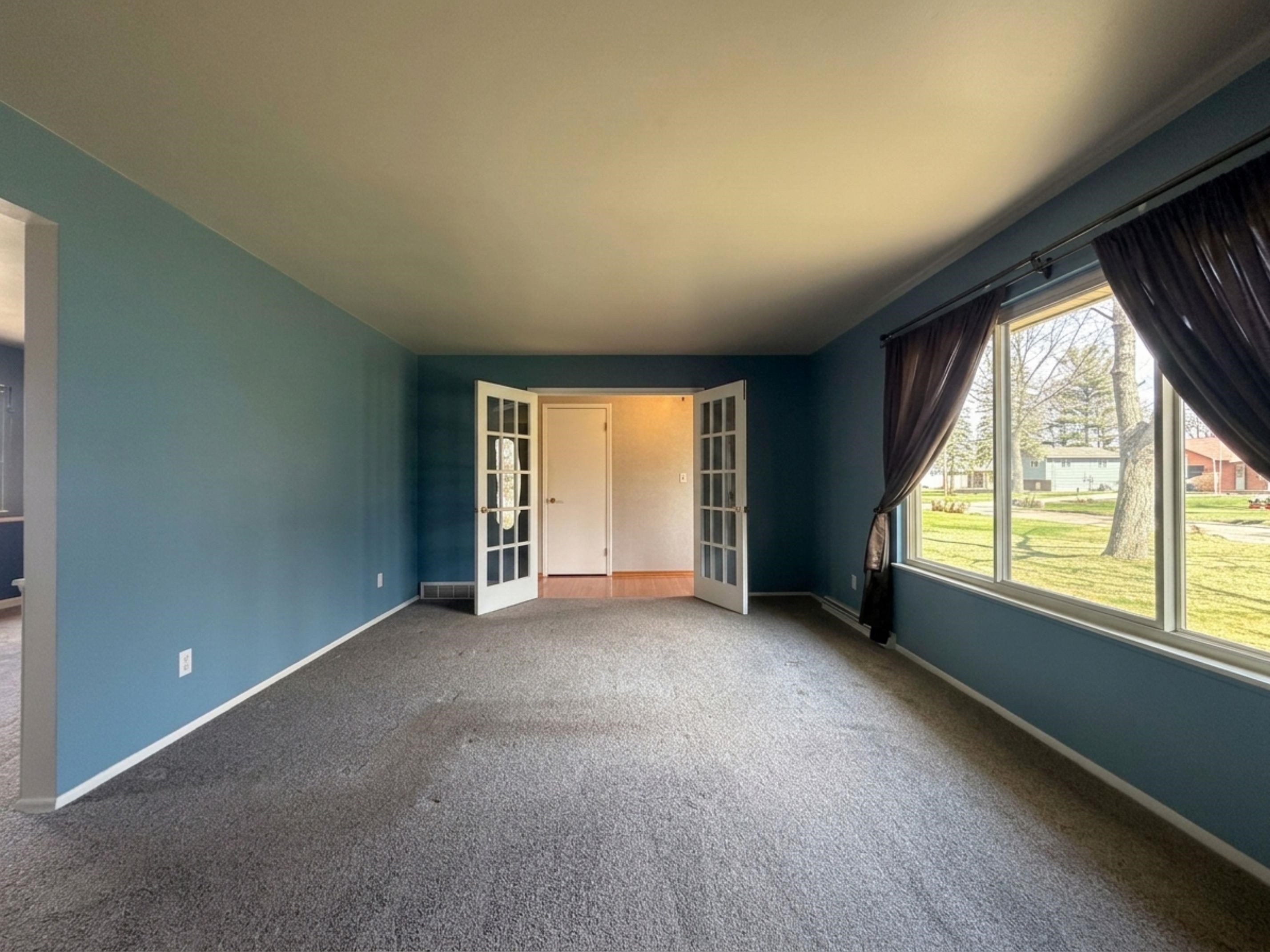 11489 Colonial Woods Drive