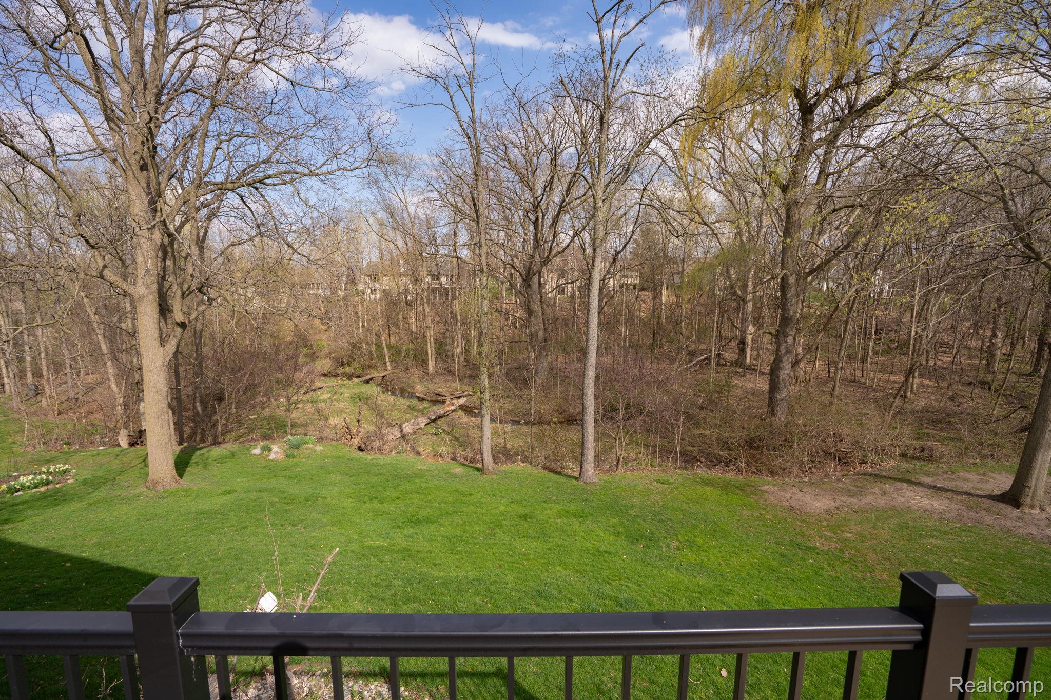 807 Oneida Woods Trail