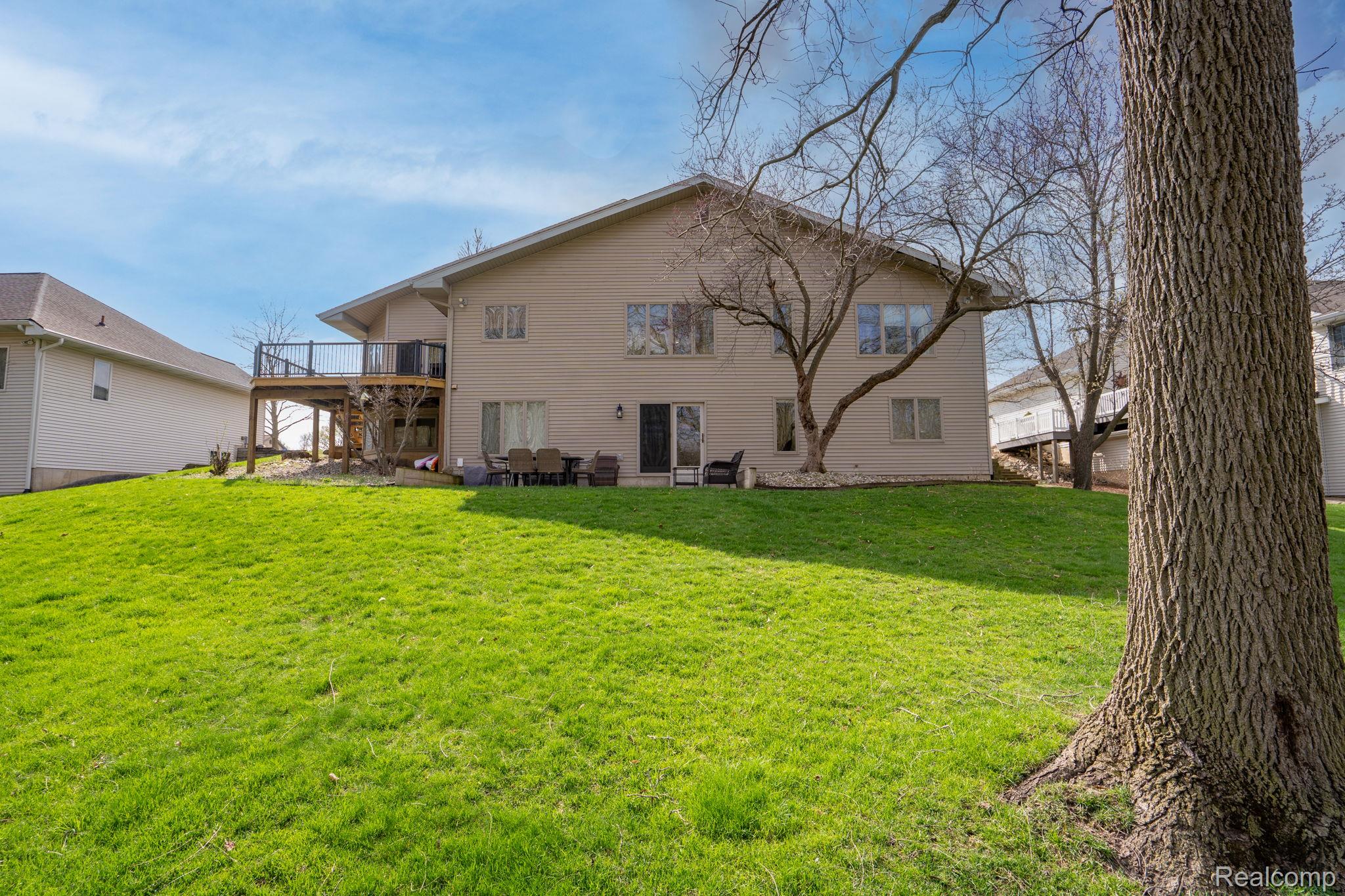 807 Oneida Woods Trail