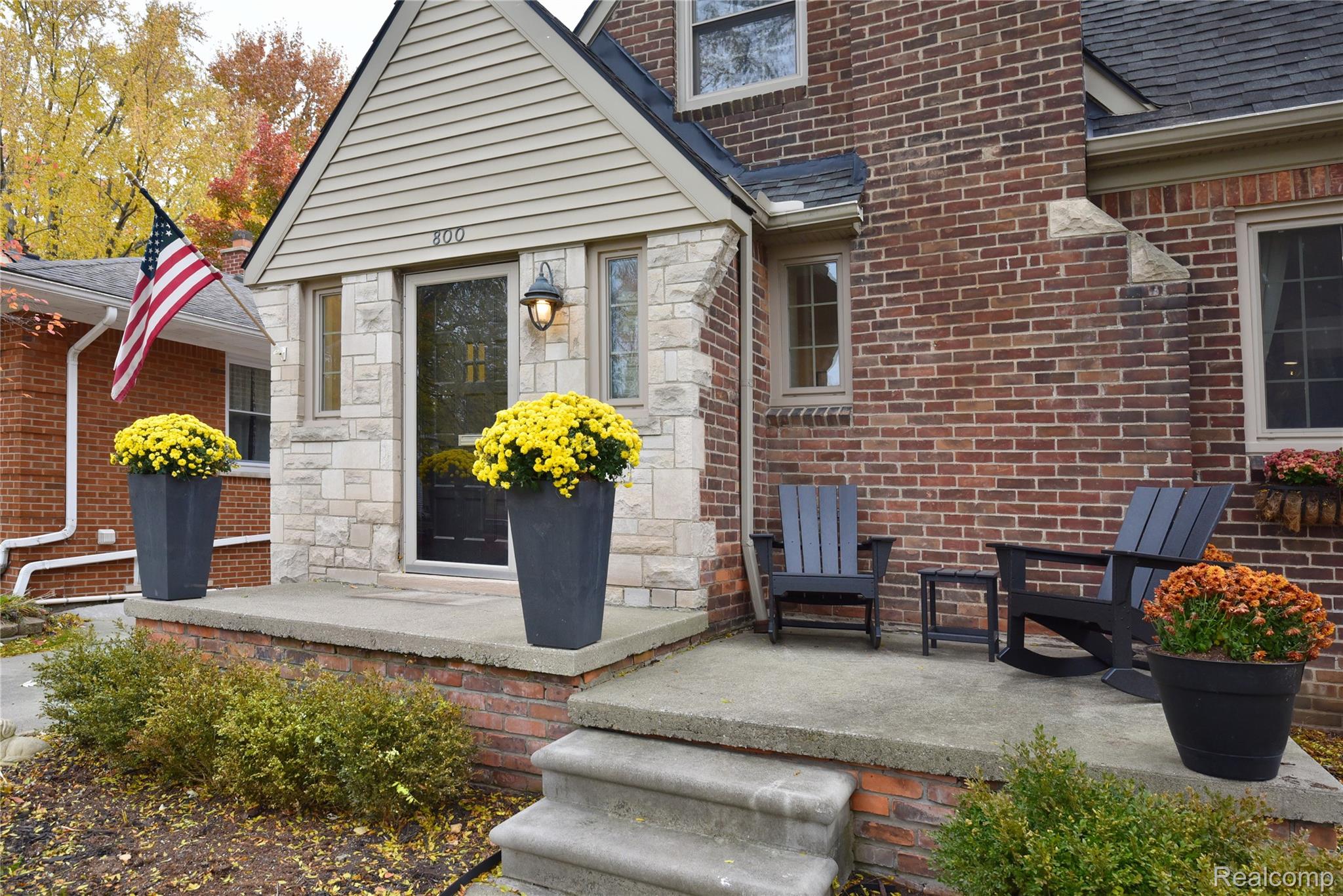 800 Maplegrove Avenue