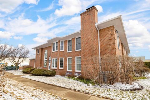 Photo of 165 Windwood Pointe, St Clair Shores City, MI 48080 (MLS # 58050200126)