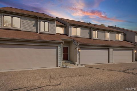 Photo of 630 Ashley Circle, Rochester Hills City, MI 48307 (MLS # 20261024642)