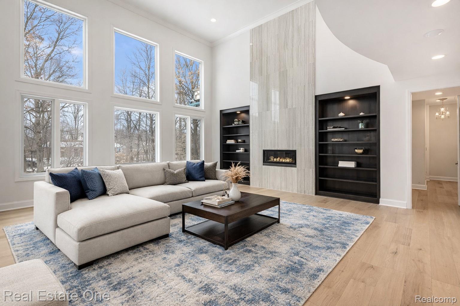 2423 BUCKTHORN Drive