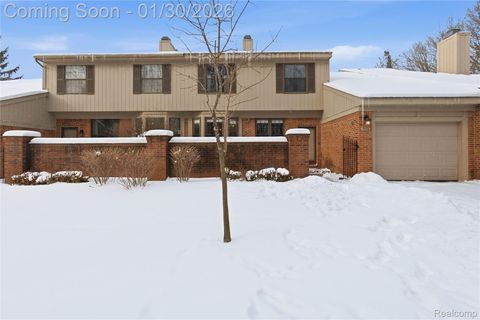 7056 Green Farm Road West Bloomfield Charter Township MI 48322