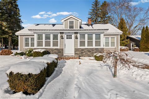 3724 Shorewood Road Fort Gratiot Charter Township MI 48059