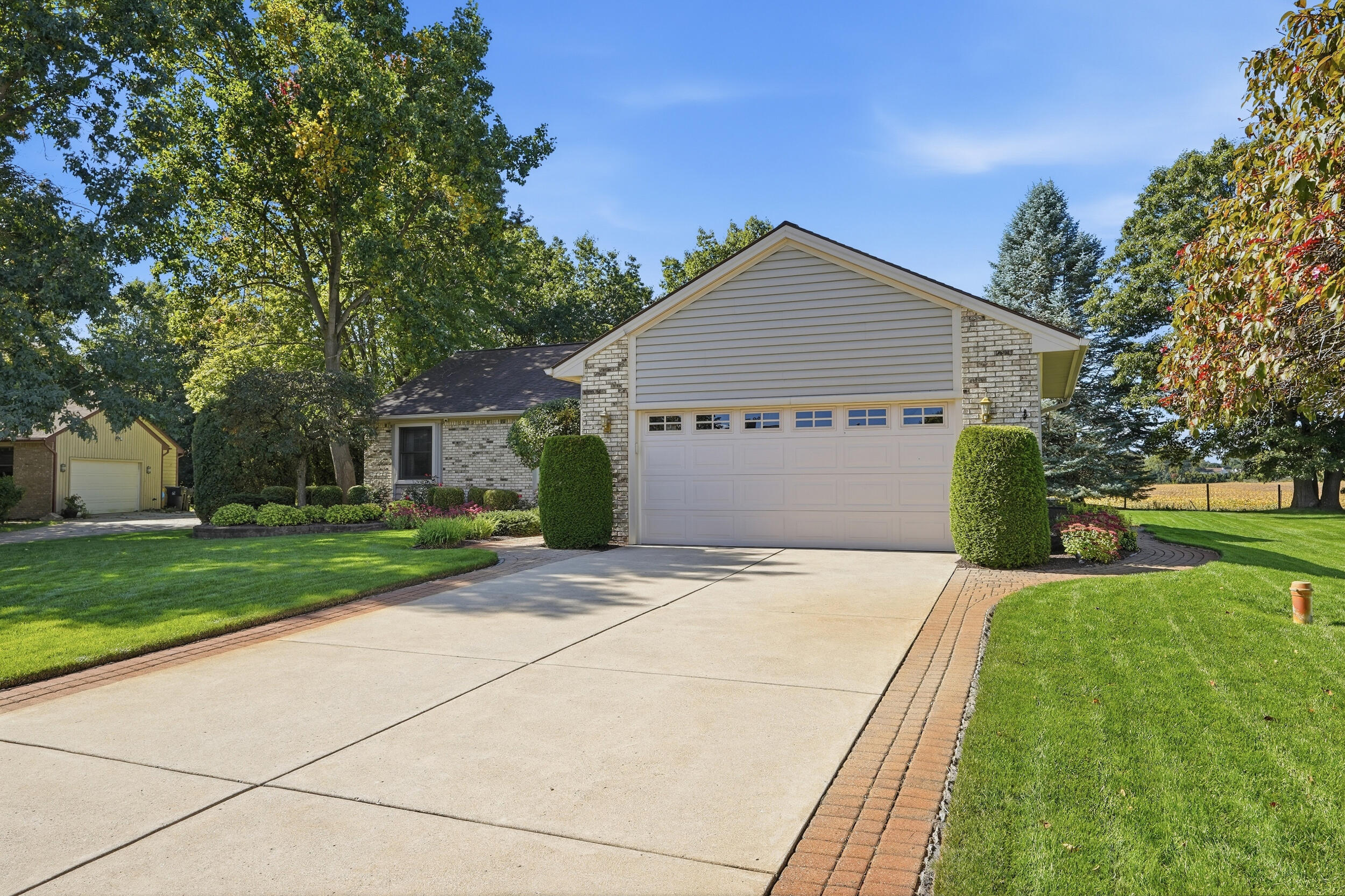 29369 Hampton Court