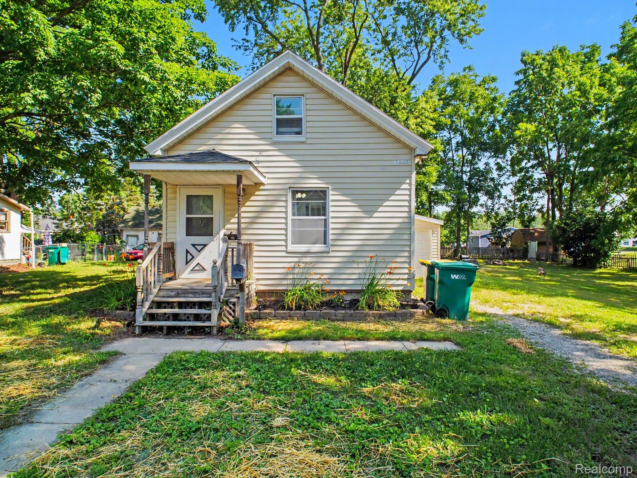 204 W Perry Street