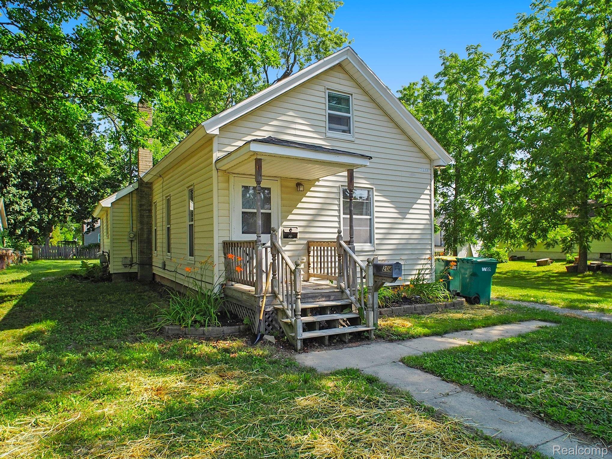 204 W Perry Street