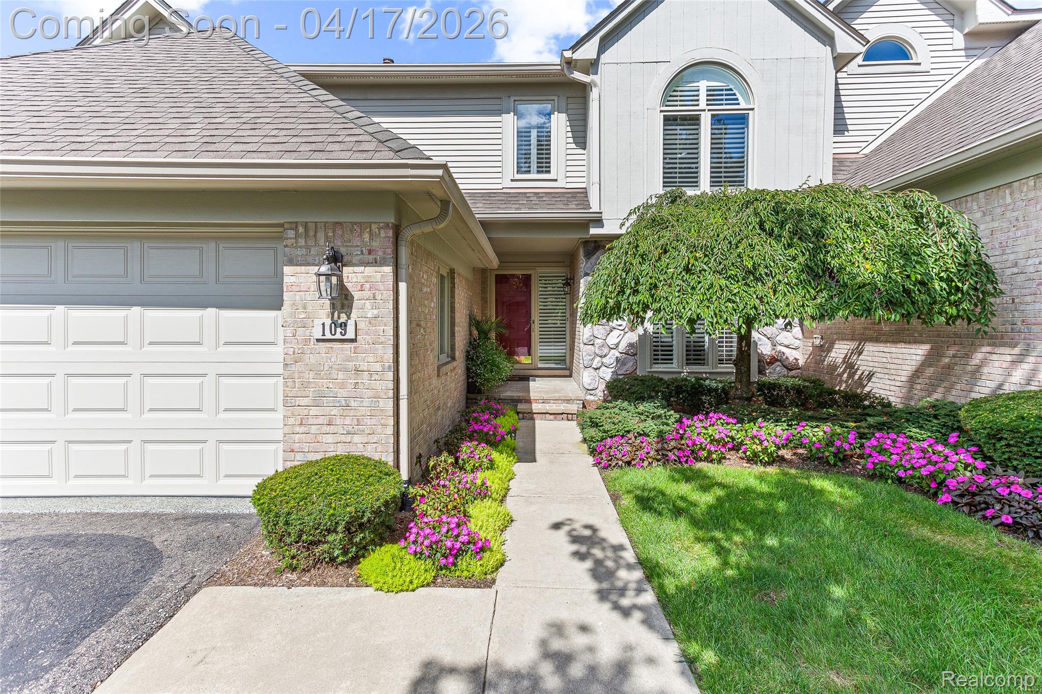 109 Hampton Court 17