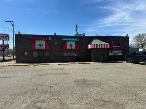 4018 CORUNNA Road Flint City MI 48532