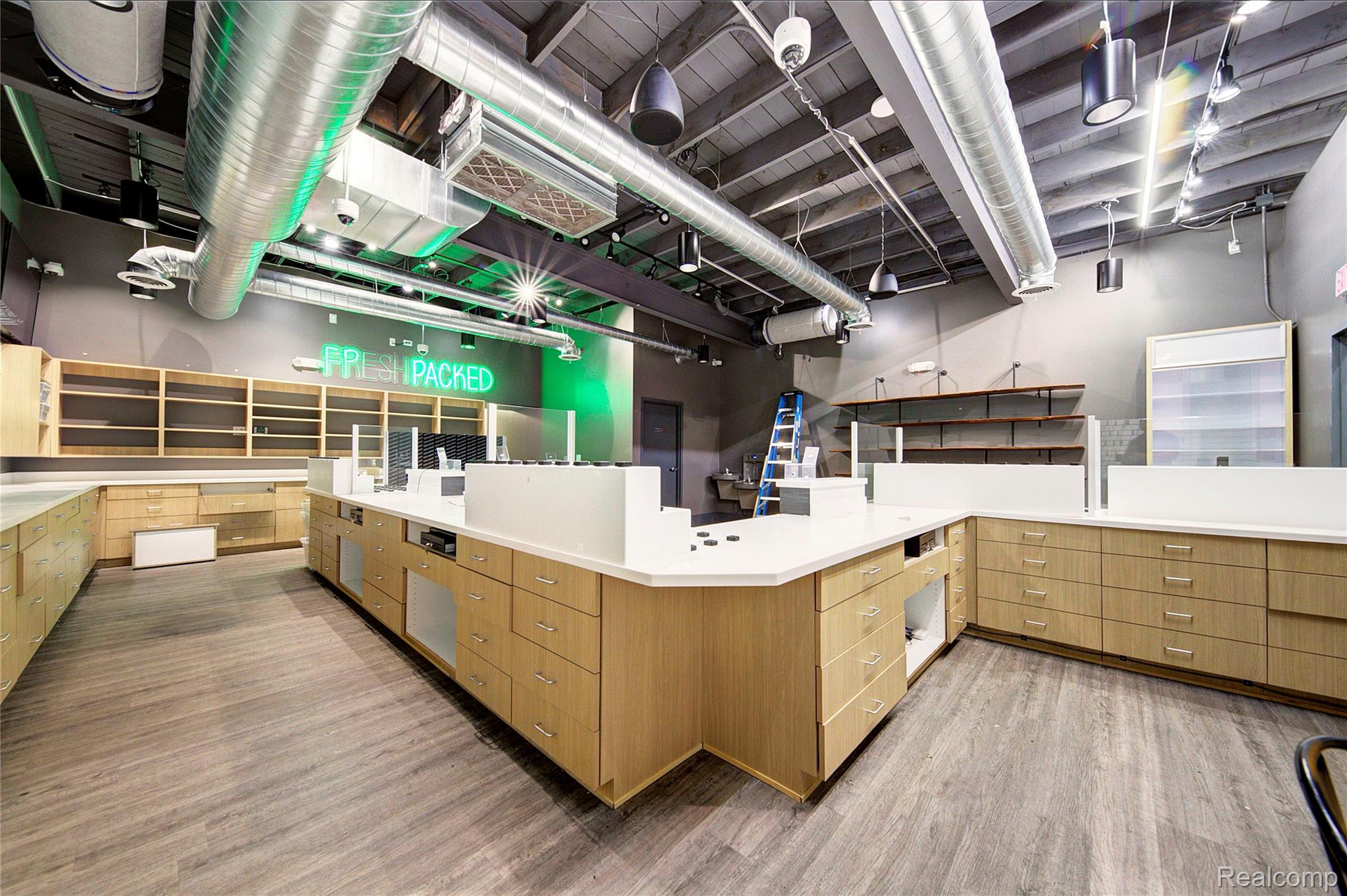 111 W Genesee Street