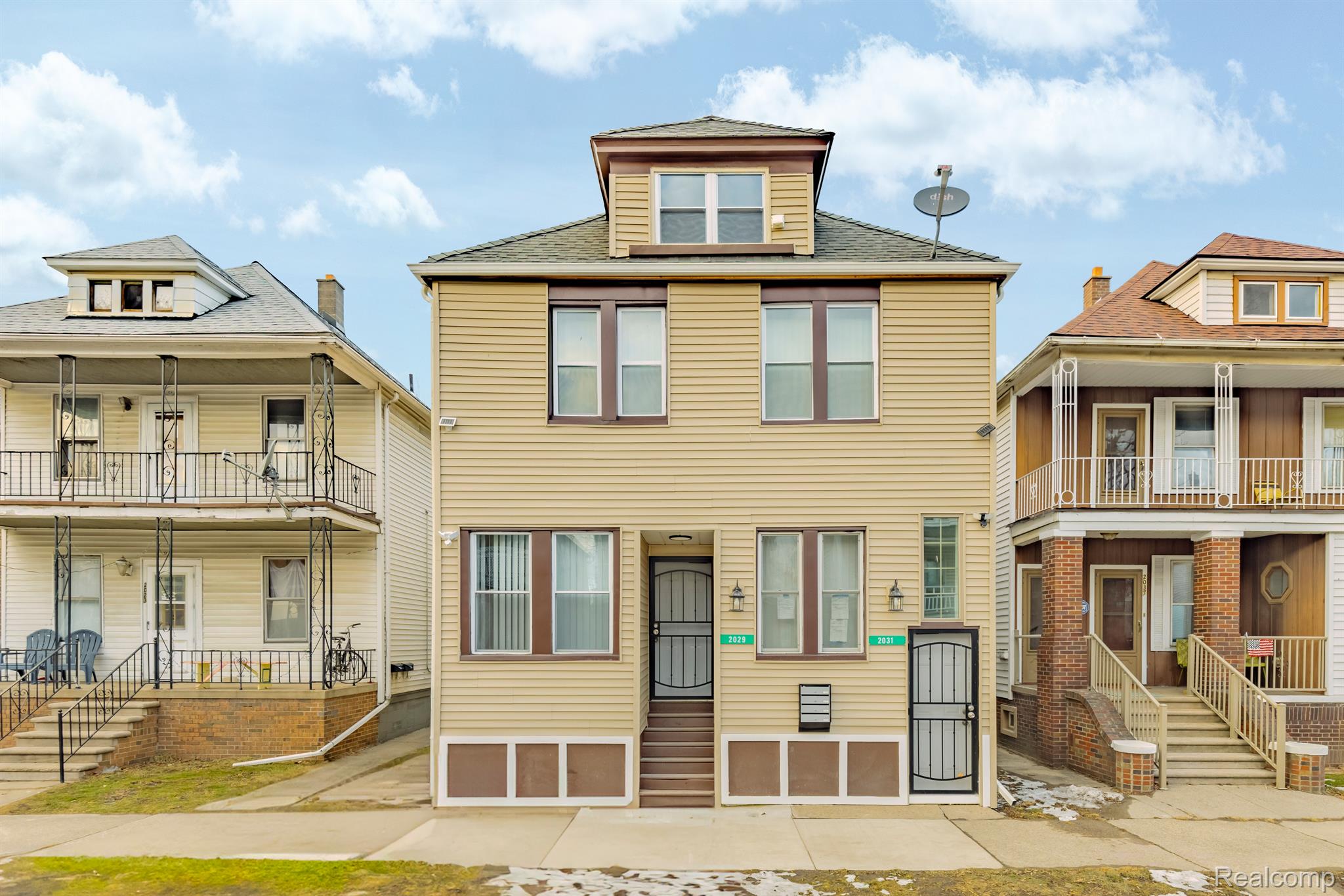 2029 TROWBRIDGE Street