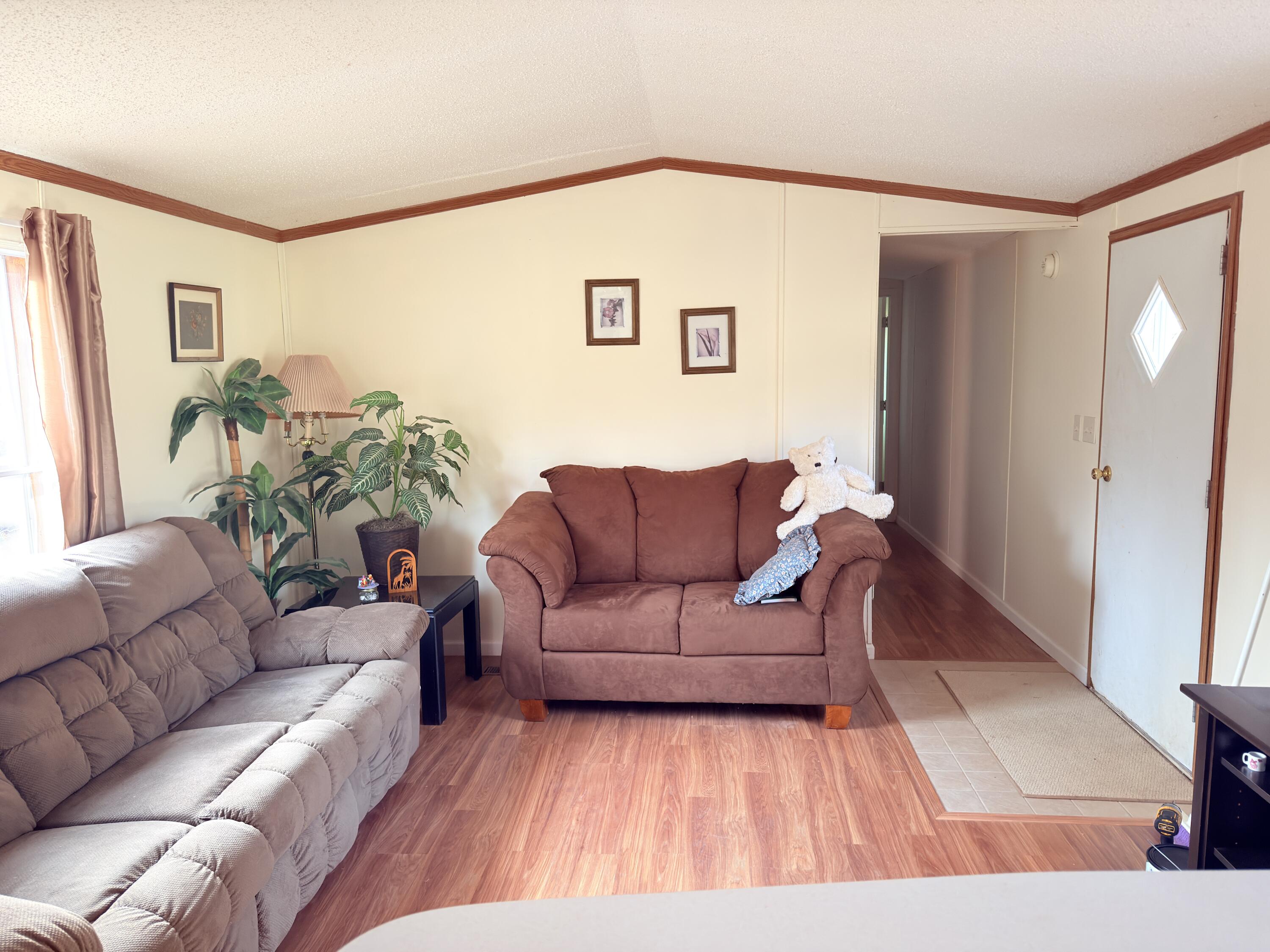 202 Hills Circle