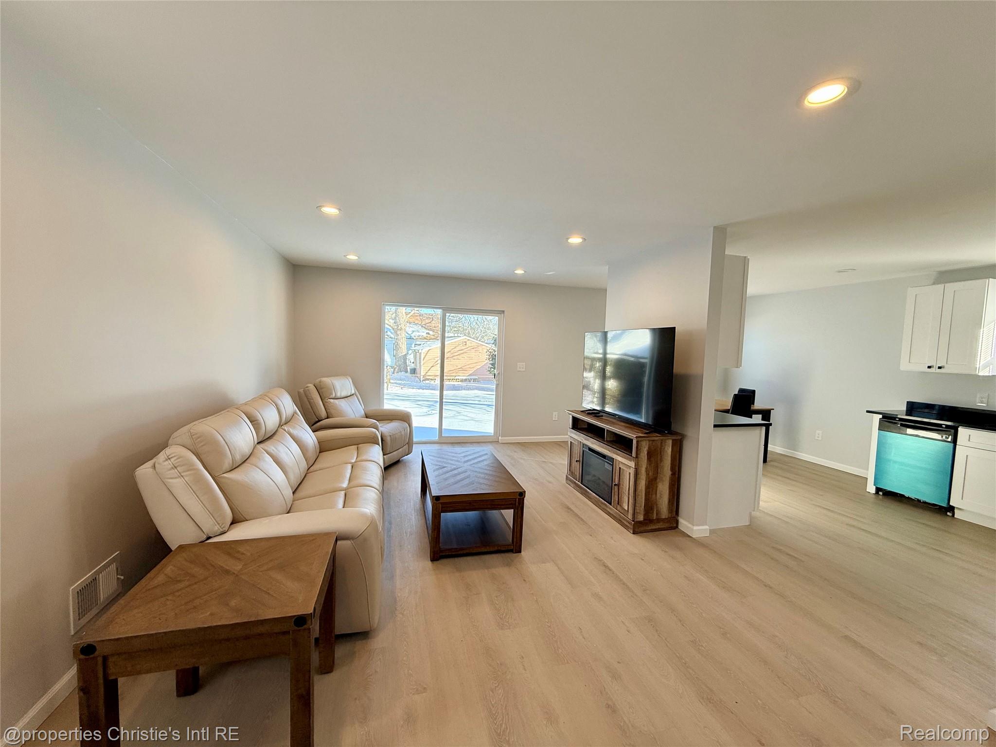 22114 Pleasant Avenue