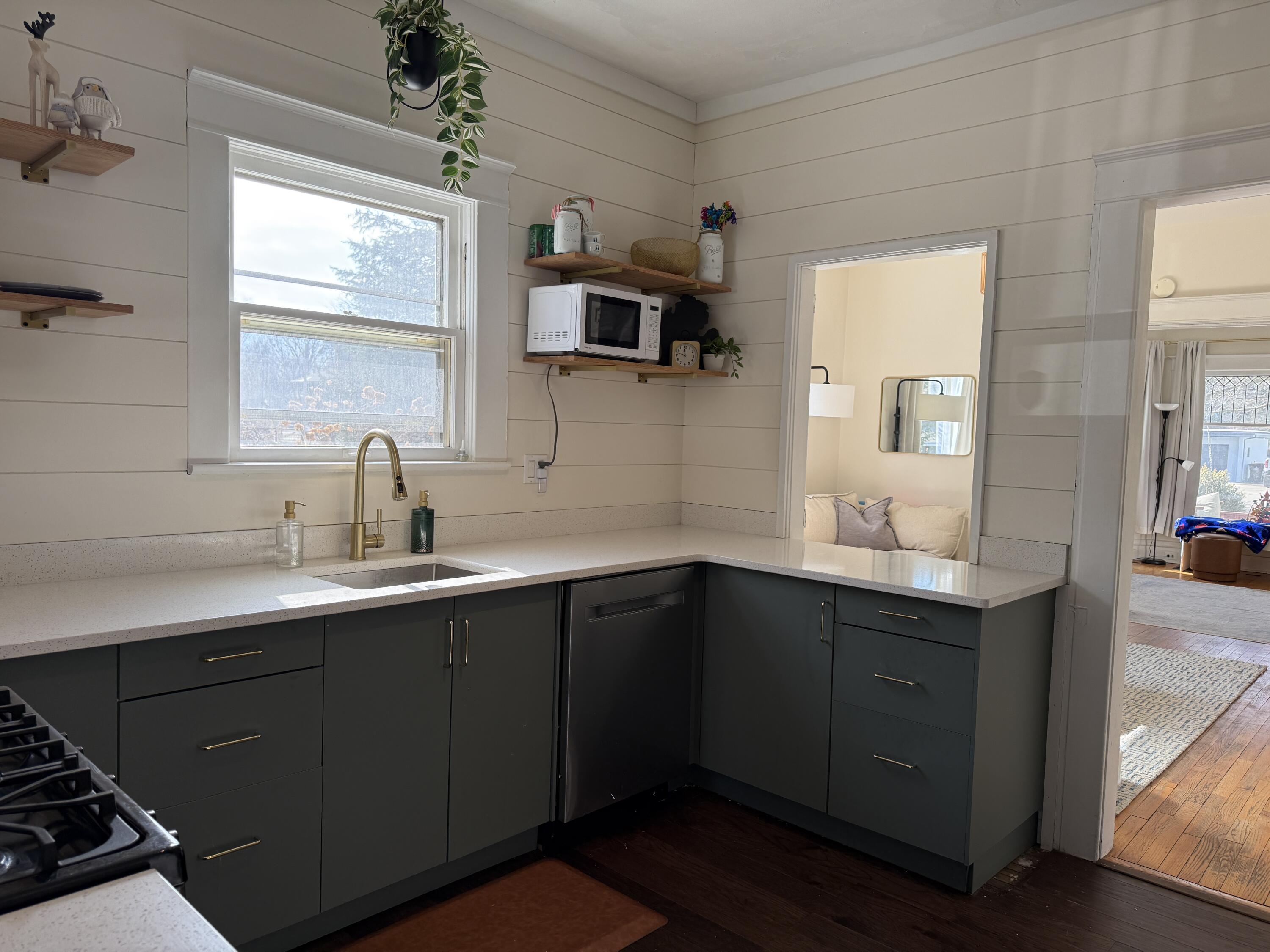 210 N Kalamazoo Avenue