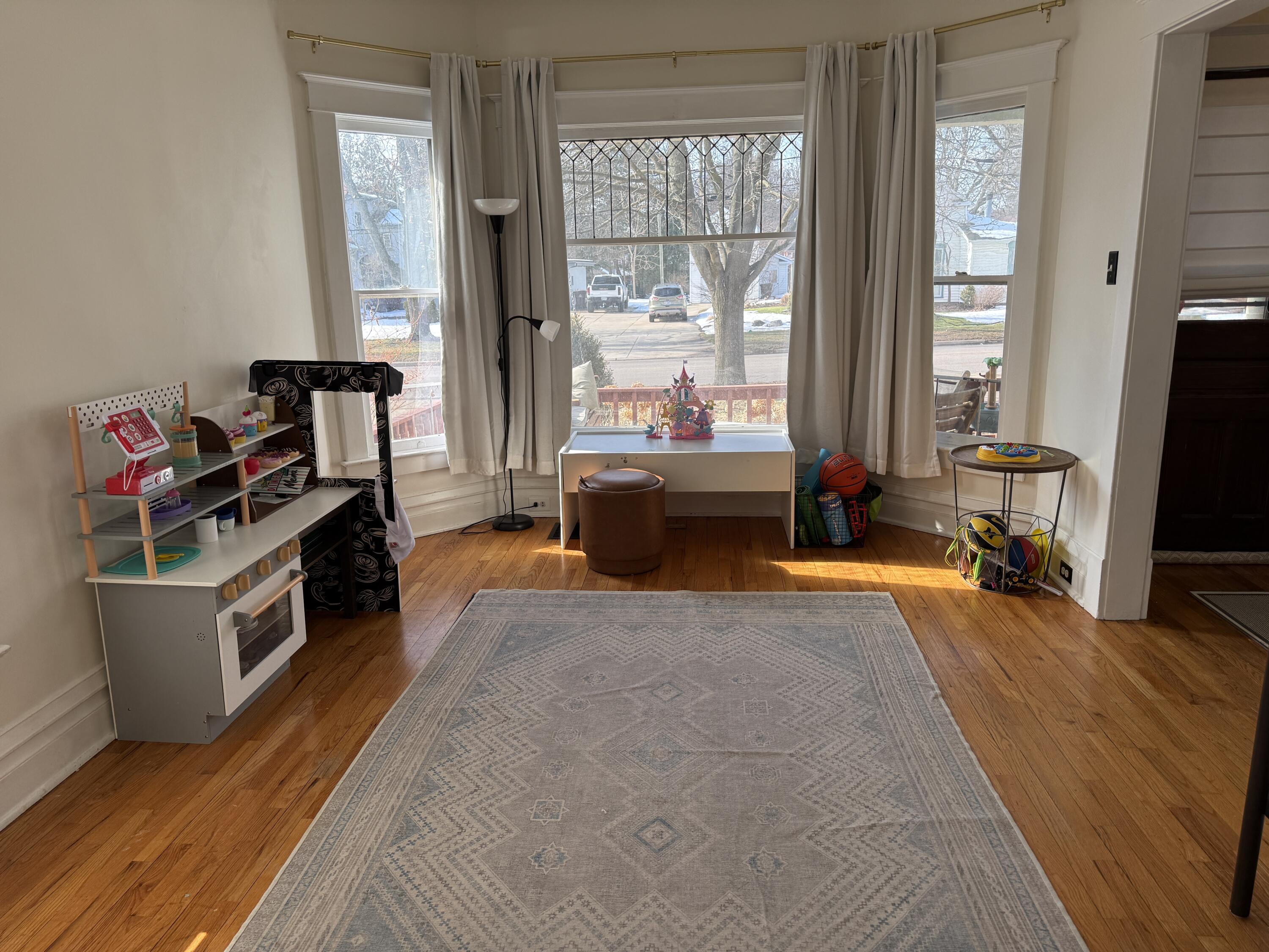 210 N Kalamazoo Avenue