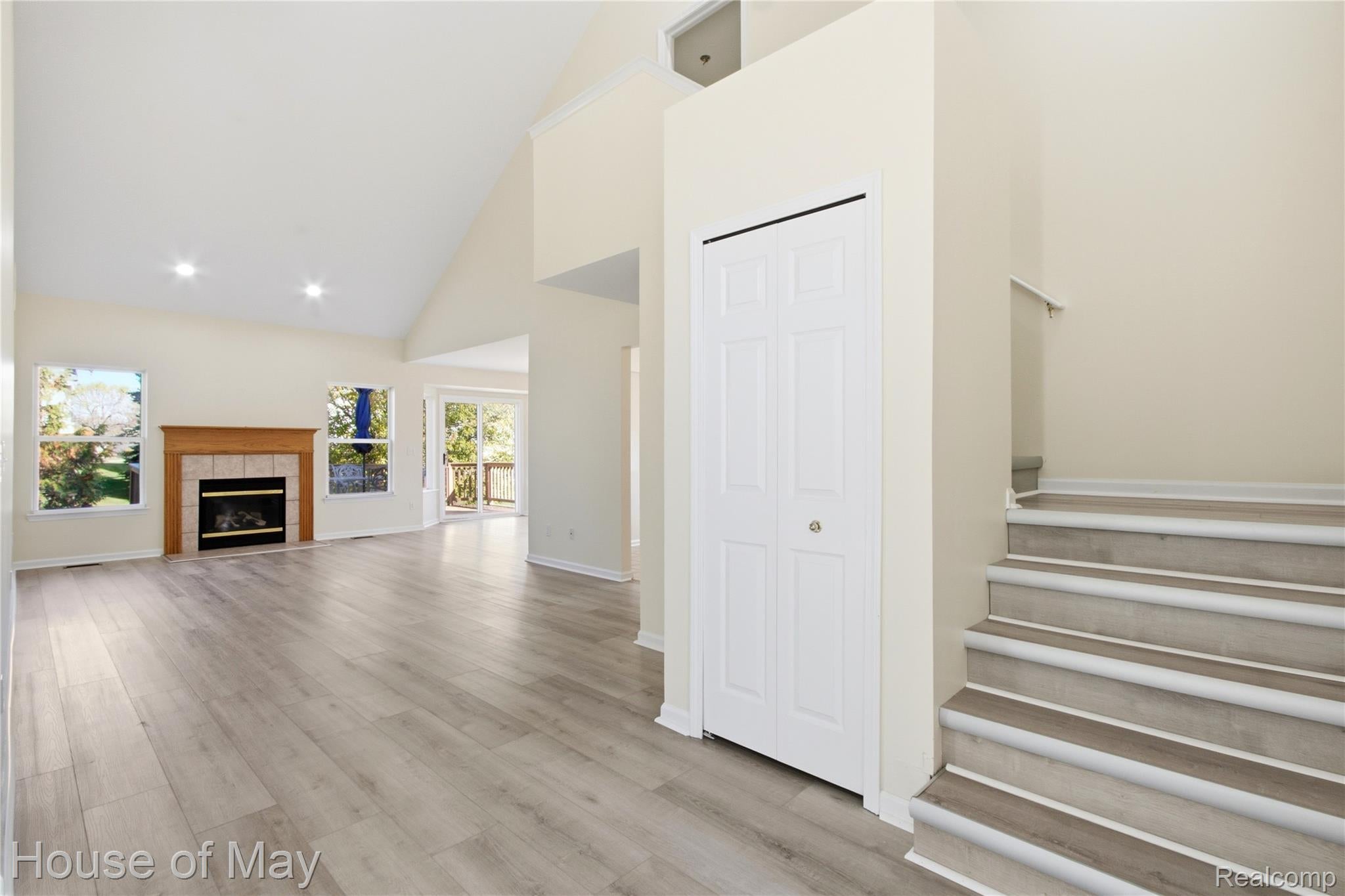 2107 Red Maple Lane 1