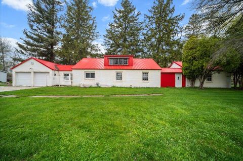 5599 Howard City Edmore Road Home Township MI 48891