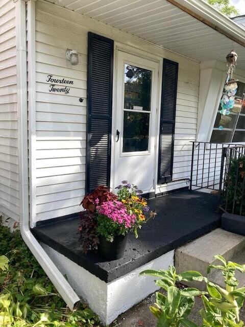 1420 Hatcher Crescent Crescent
