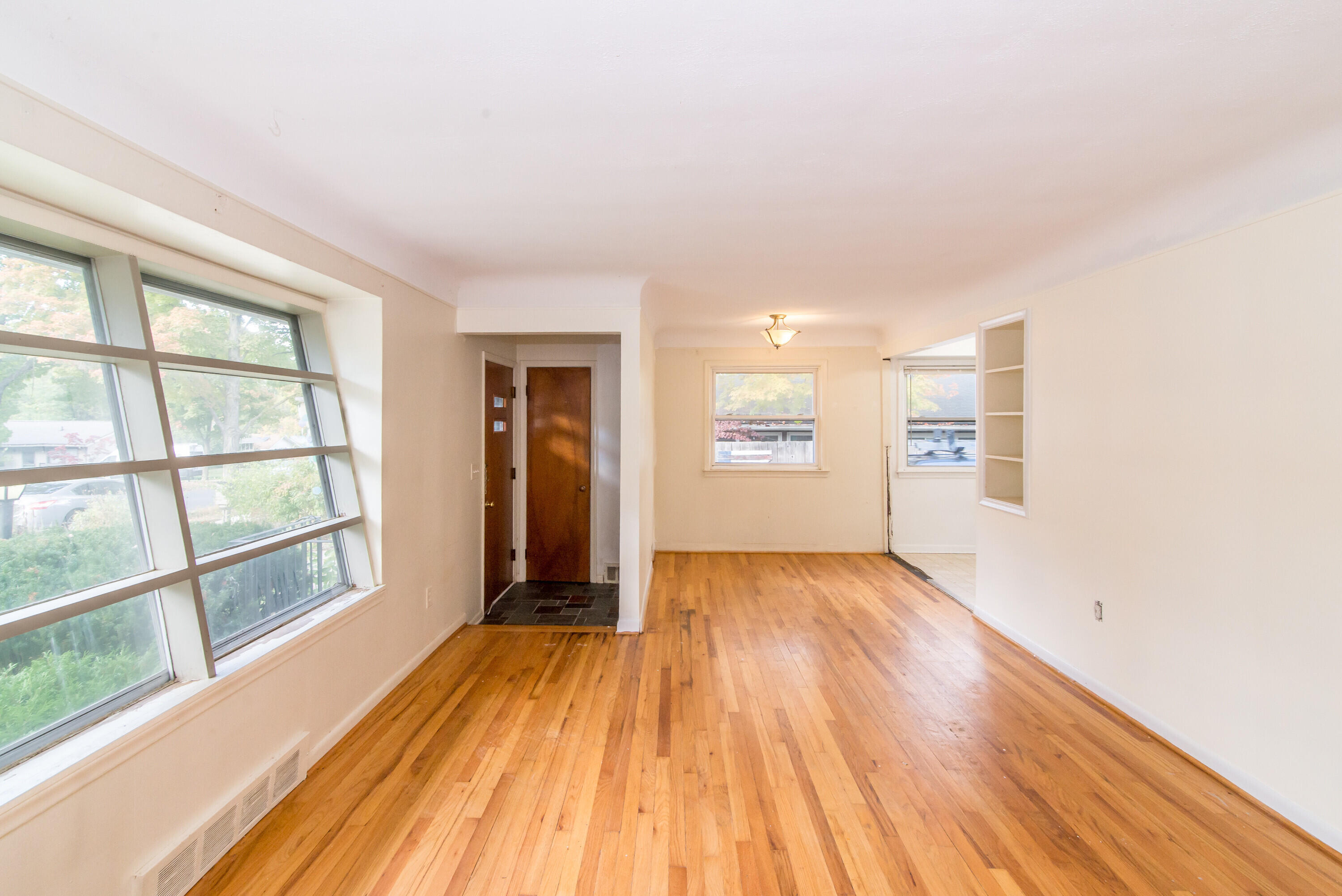 1420 Hatcher Crescent Crescent