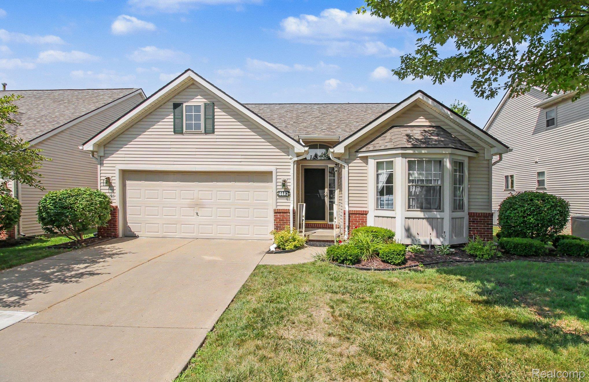 4442 Maple Creek Drive 23