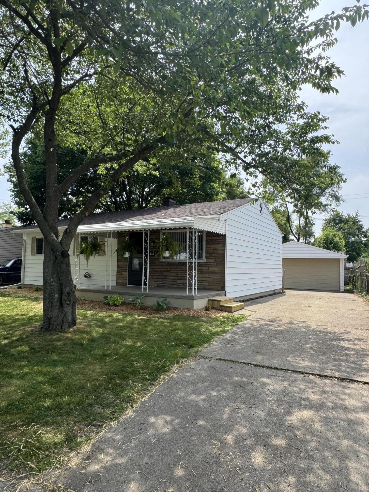 1051 1051 REDLEAF LANE Lane