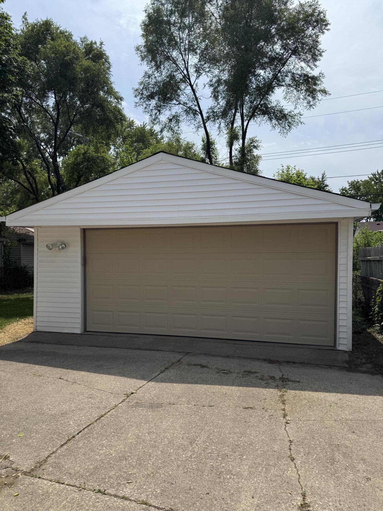 1051 1051 REDLEAF LANE Lane