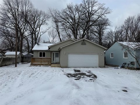 976 Ledyard Street Waterford Charter Township MI 48328