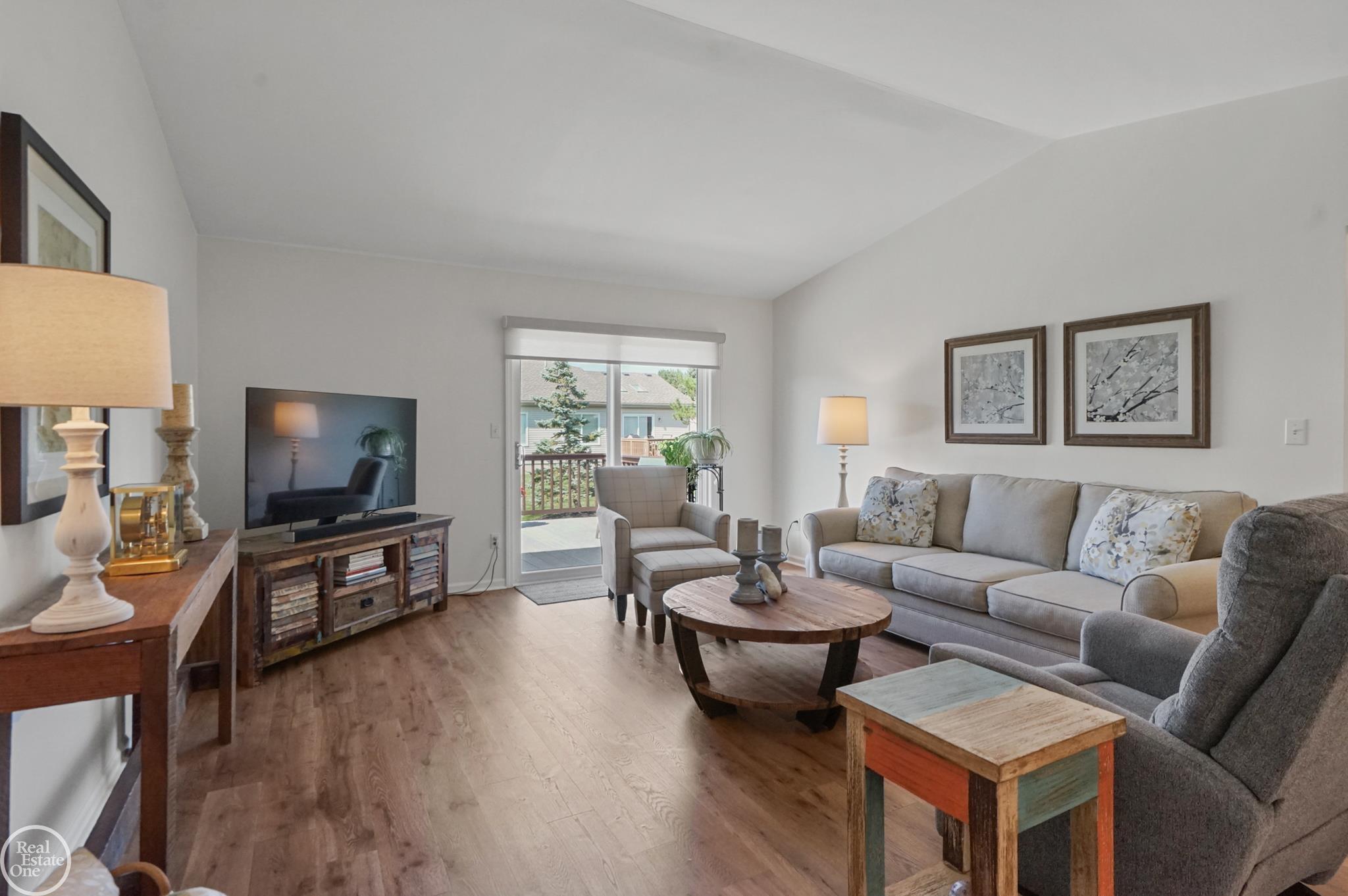 53261 Butternut Street