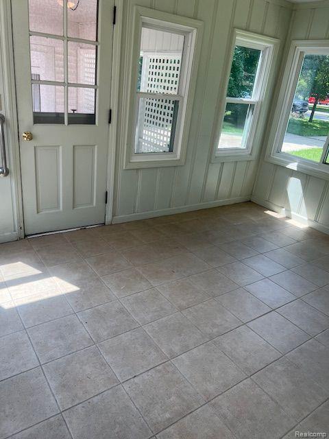 Birmingham, Michigan 48009, United States, 2 Bedrooms Bedrooms, ,2 BathroomsBathrooms,Residential,Active,33222