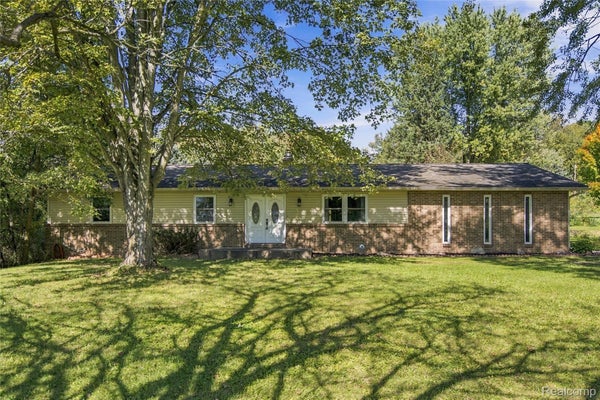 11301 FAUSSETT RD, FENTON, MI 48430 - Image da88e90cb13861c6202dec7fdfcc5d79/3353898187