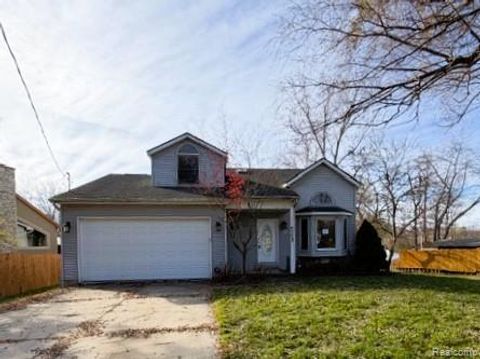 4773 Chipman Drive Waterford Charter Township MI 48327