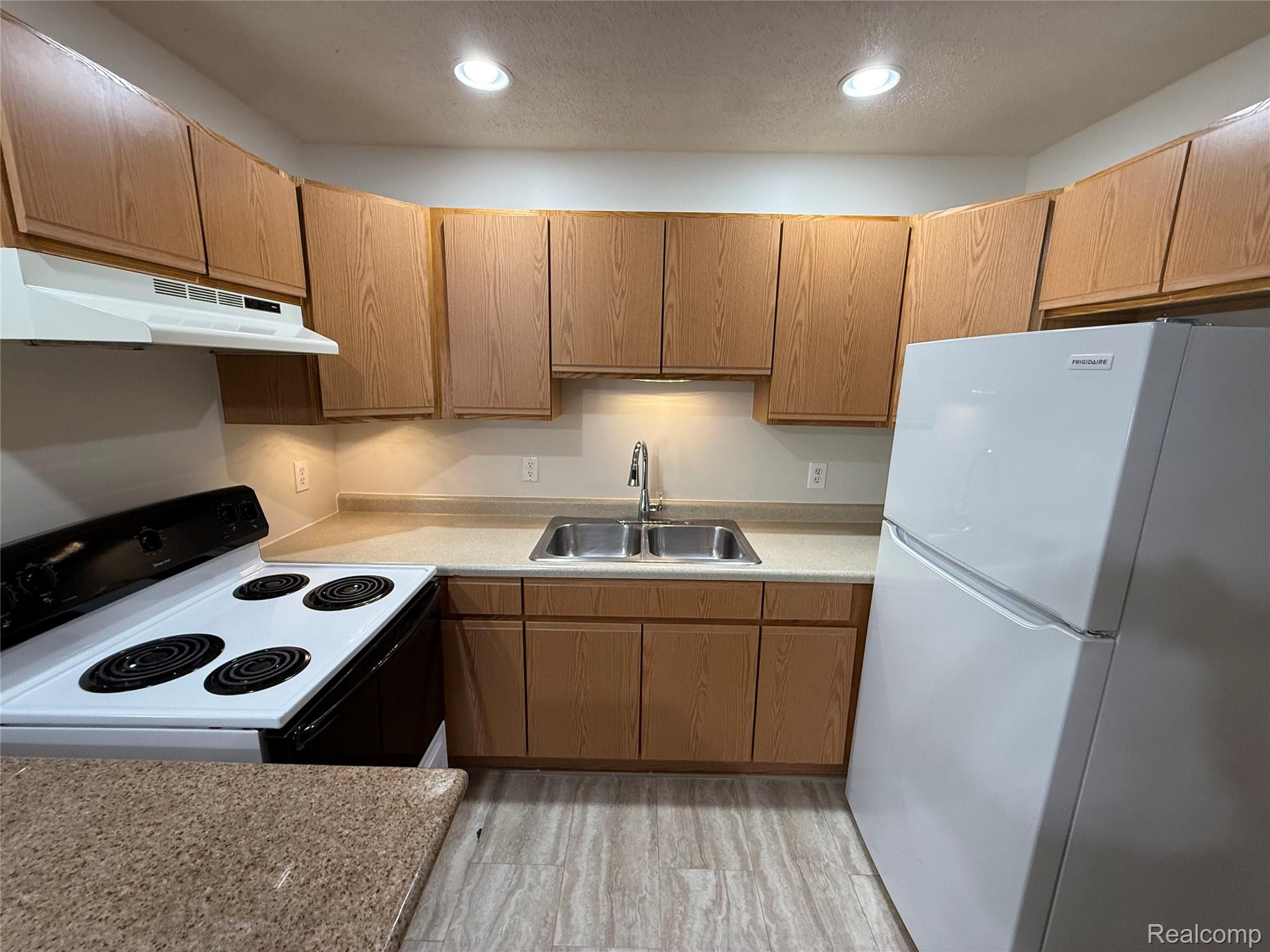 140 S. Saginaw Unit 2 Street