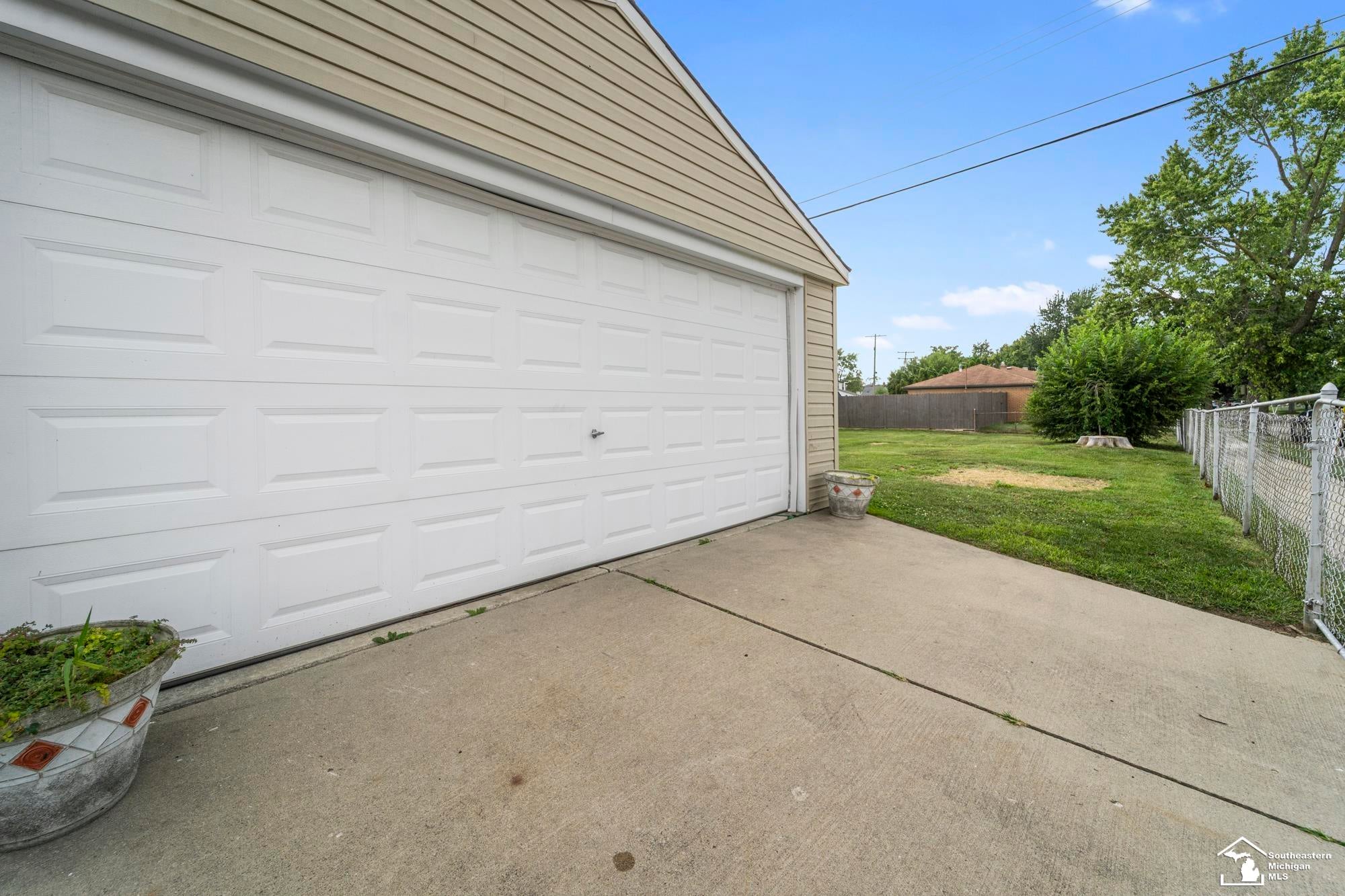 3106 River Drive