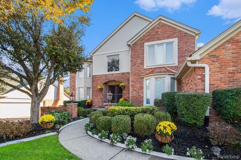 1941 Mapleridge Road Rochester Hills City MI 48309