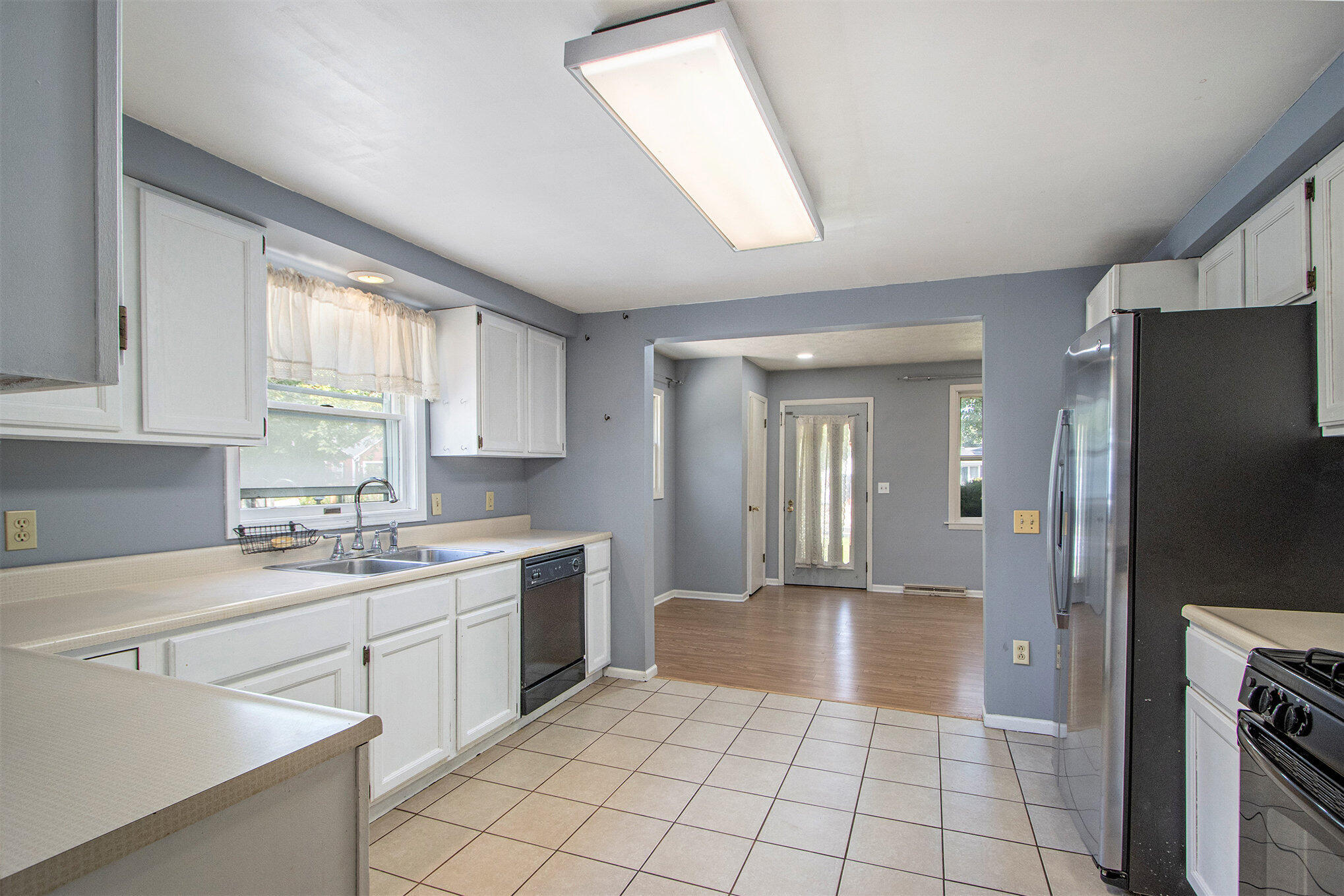 Portage City, Michigan 49024, United States, 3 Bedrooms Bedrooms, ,4 BathroomsBathrooms,Residential,Active,207285