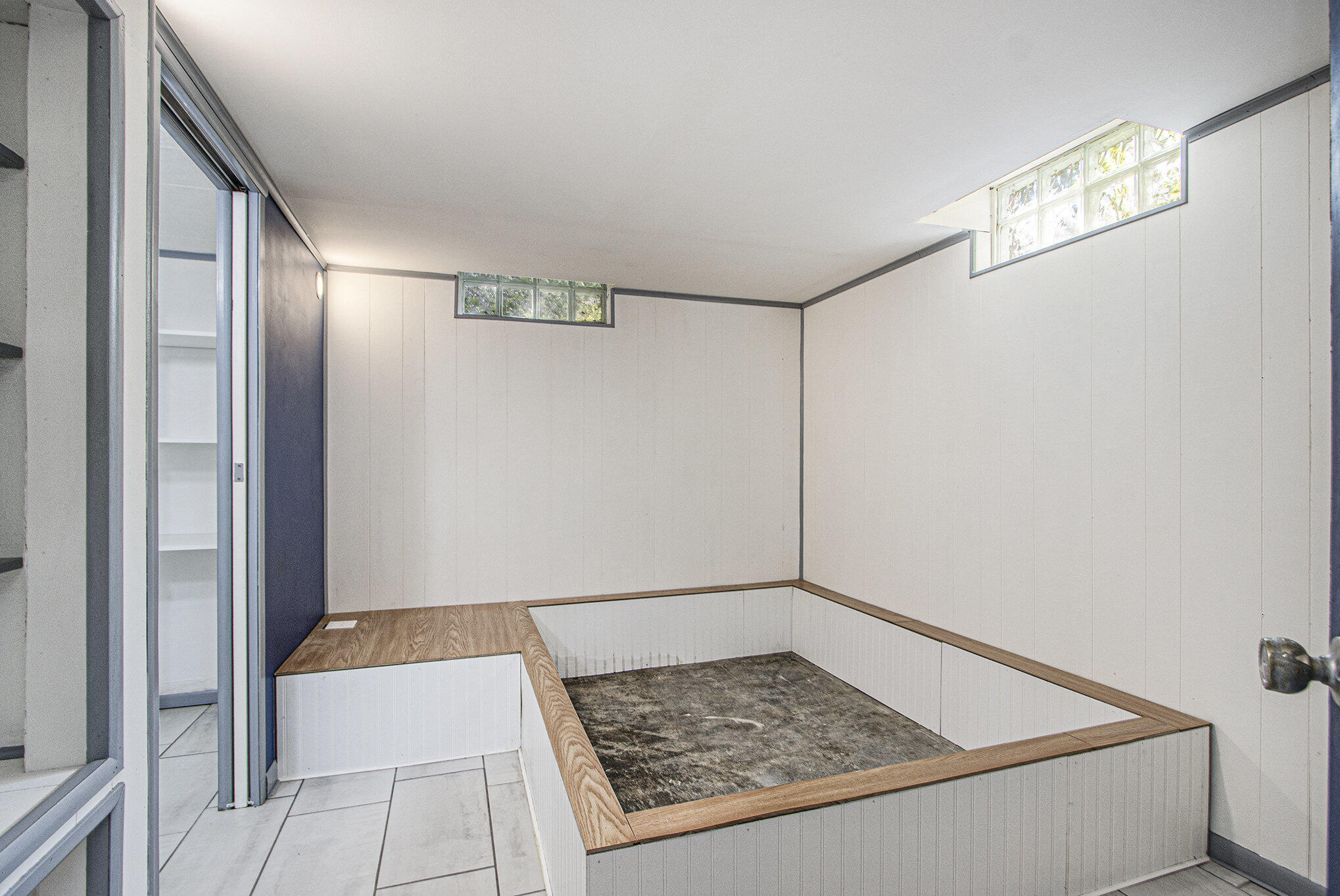 Portage City, Michigan 49024, United States, 3 Bedrooms Bedrooms, ,4 BathroomsBathrooms,Residential,Active,207285